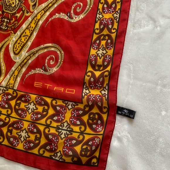 ••SOLD•• ETRO beautiful cashmere/silk scarf - Picture 6 of 7